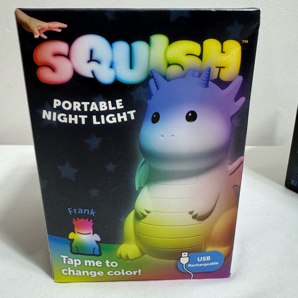 Squish portable night light Frank